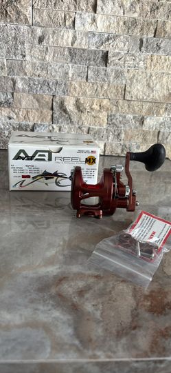 High-quality Avet REEL MXJ 6/4 G2 TWO SPEED fishing reel. Reel is a beautiful red bronze NEPTUNE color. Comes with original box and accessories.