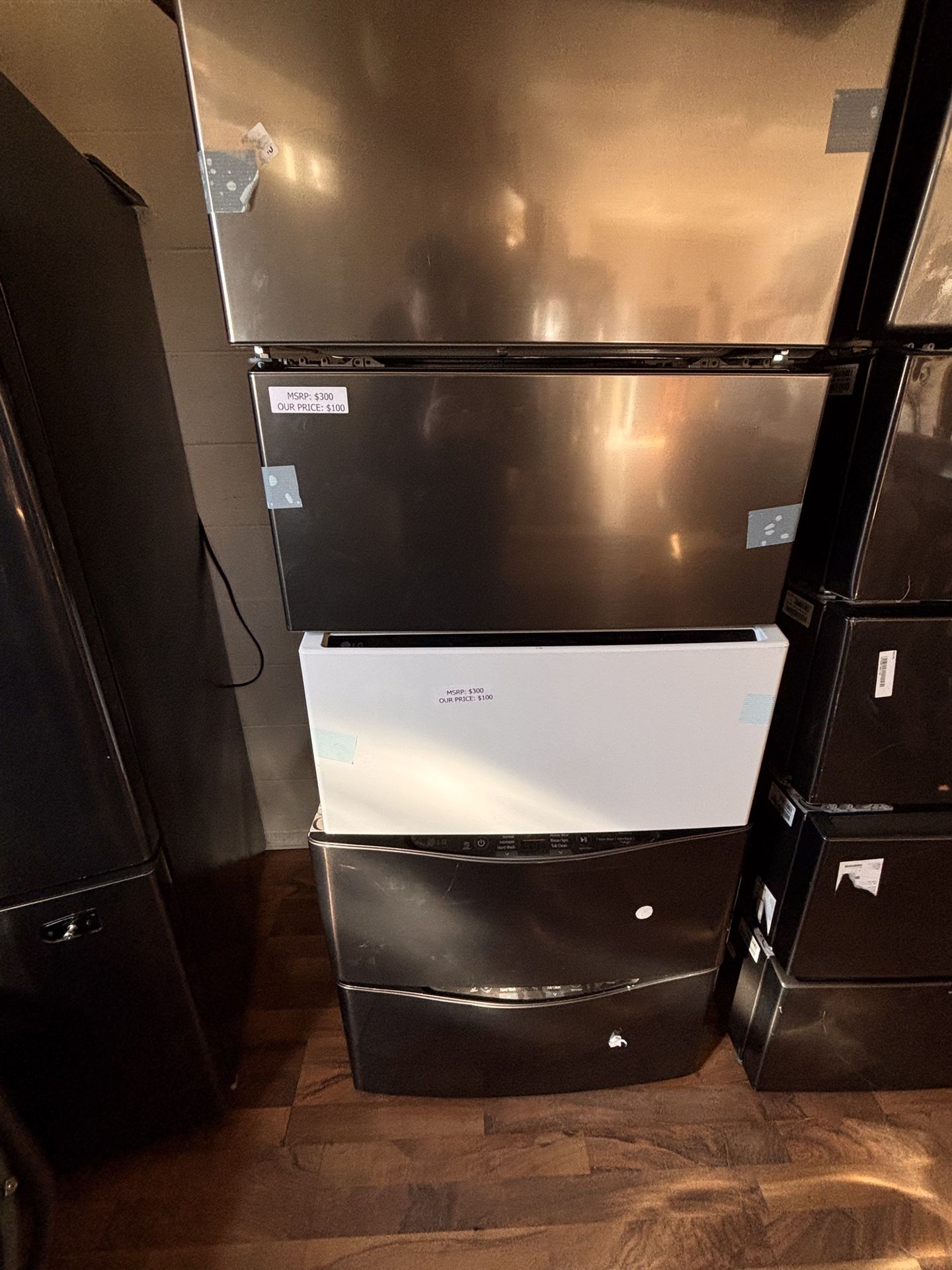 LAUNDRY PEDESTALS