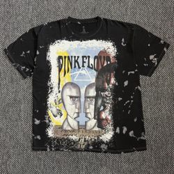 PINK FLOYD GRAPHIC TEE SIZE MEDIUM