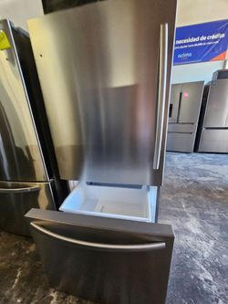 Mora Refrigerator