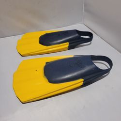 Wave Gripper Swim Fins, Flippers. Training Size:  Med.large Yellow/Black