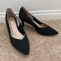 Closed Toe High Heels - size 6.5 - Black Stiletto W/ Pointed Toe