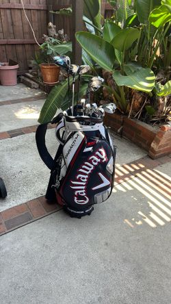 CALLAWAY PARADYM GOLF CLUBS AND CART BAG