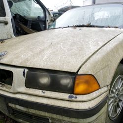 1998 BMW 323i - Parting Out