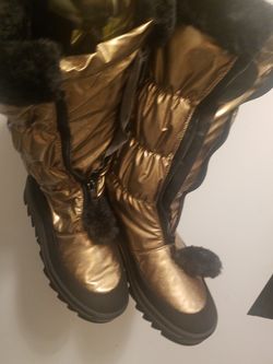 New sz6 pajar boots yes there available gold