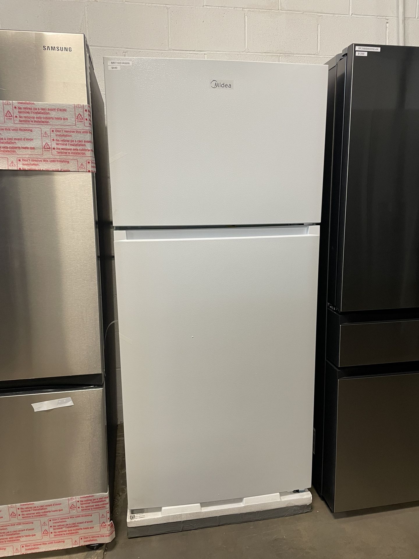 ❄️ NEW 30” Midea 18-cu ft Top-Freezer Refrigerator (White) ENERGY STAR