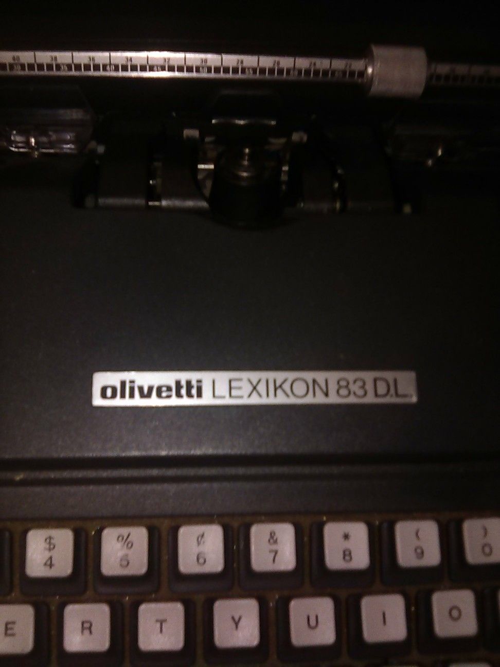 OLIVETTI LEXIKON 83 DL ELECTRIC TYPEWRITER