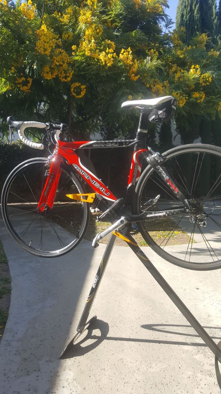 Louis Garneau TT 8.8 carbon road bike for Sale in Azusa, CA - OfferUp