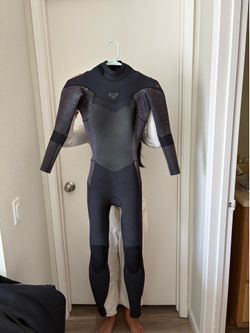 Roxy 4/3 mm wetsuit size 2