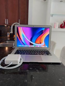 Apple MacBook