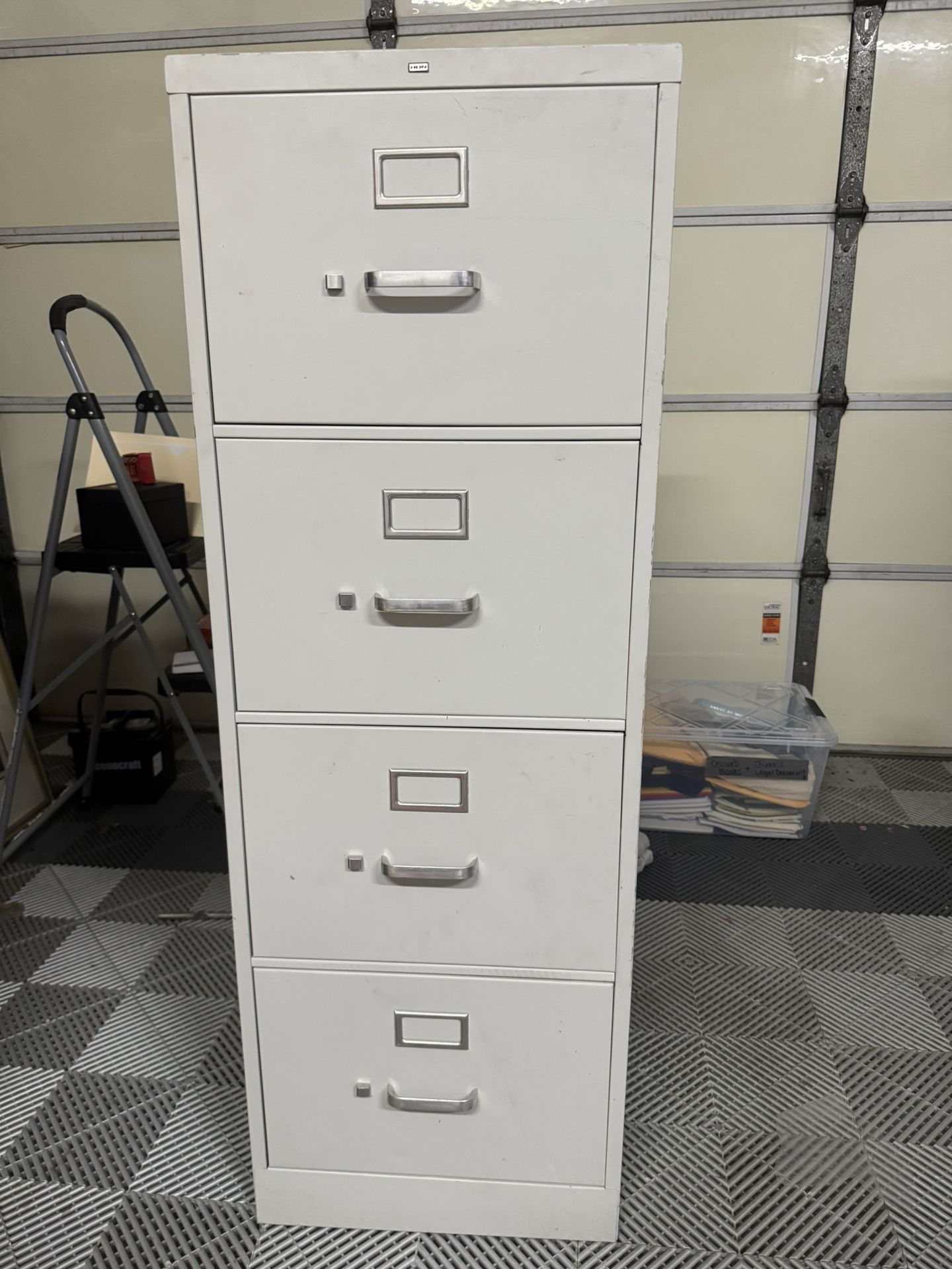 HON 4 DRAWER METAL FILE CABINET