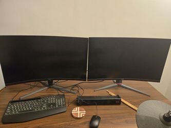 2 32inch curved monitors