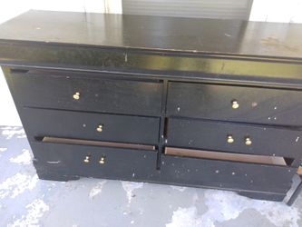 Dresser