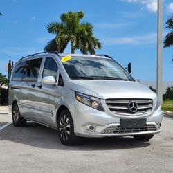 2020 Mercedes Benz Luxury Metris Passengers 