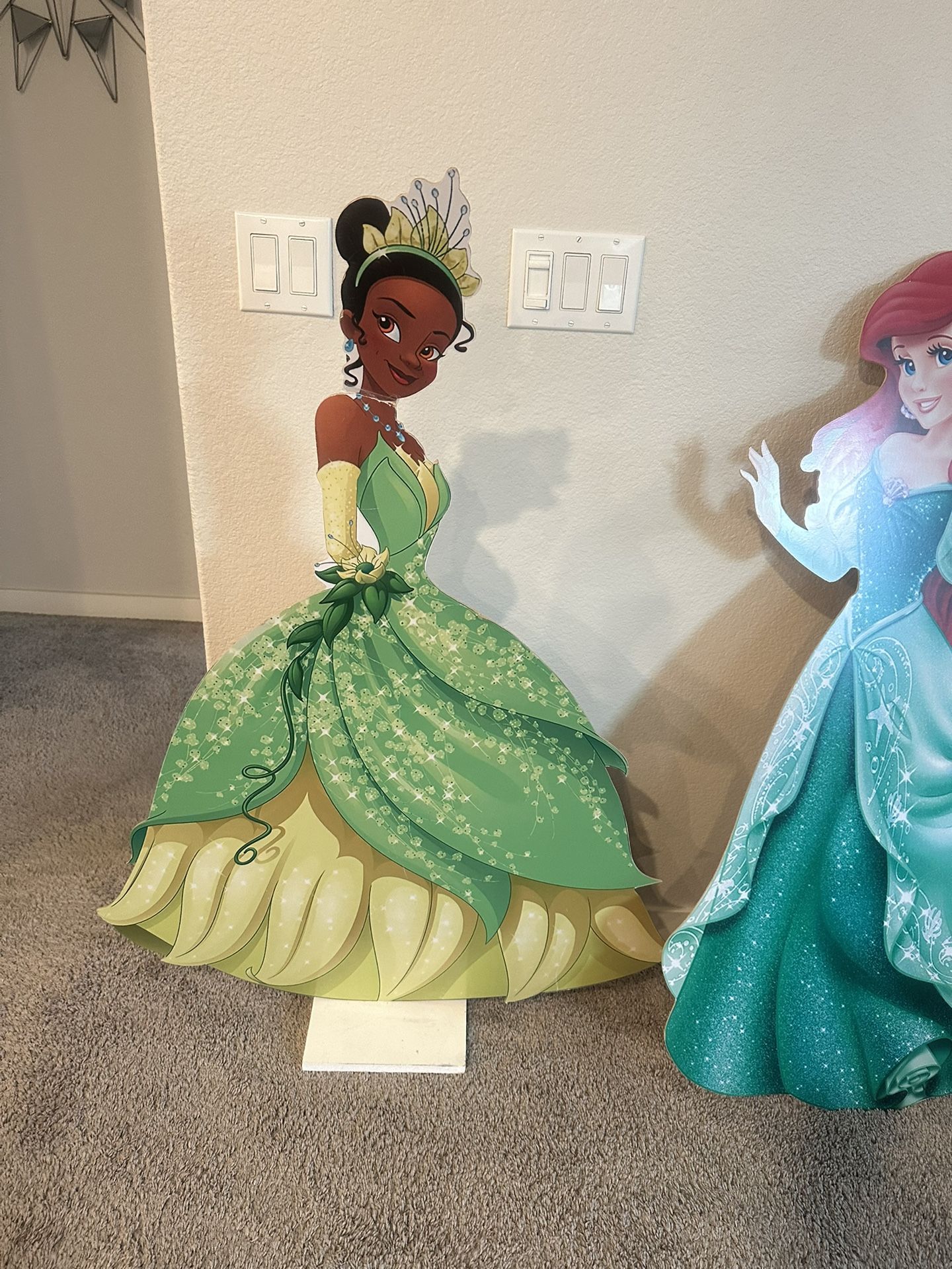 4ft Wood Character Stands