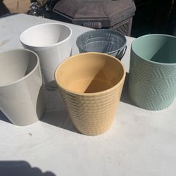 Ceramic Pot 5 X $20 Or $5 Each.
