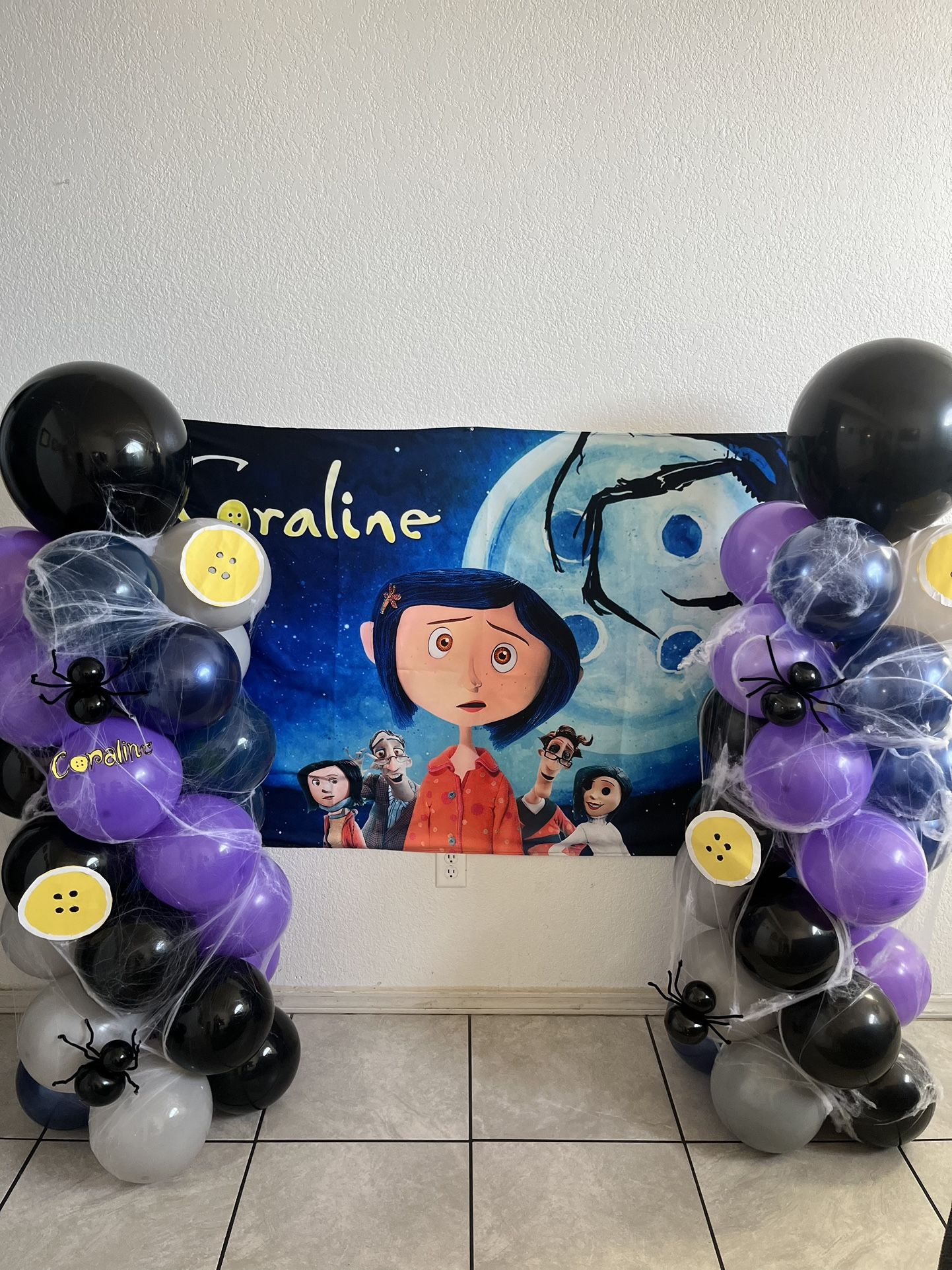 Coraline Small Balloon Colums