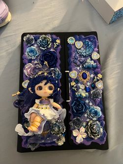 handmade decorated binders and budget planners.