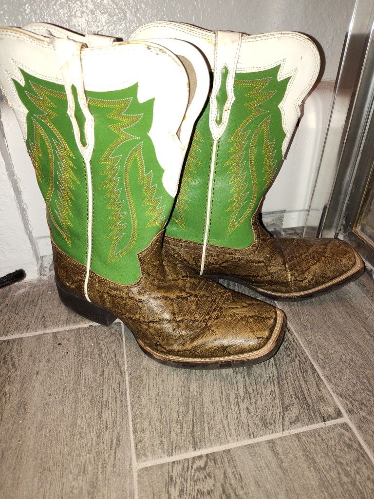 Kids Size 4 Boots