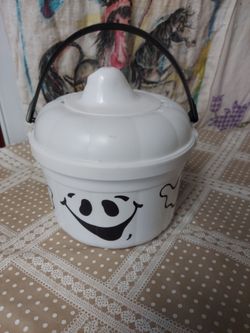 Pumpkin bucket