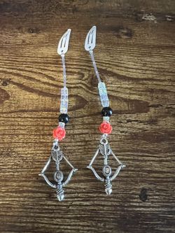 White Hair Clips With Beads And Bow And Arrow Charms
