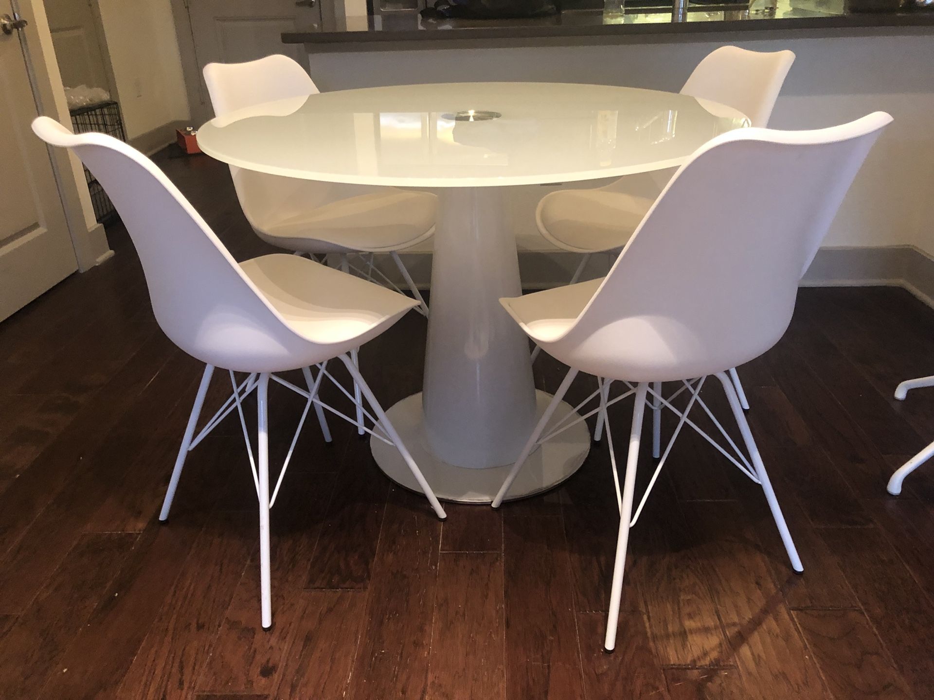 White dinner chairs 4 only