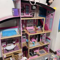 Doll House 