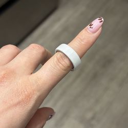 Oura ring 4 - size 9