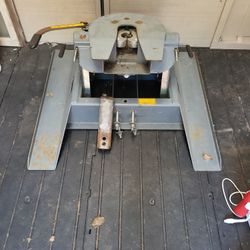 5th wheel hitch