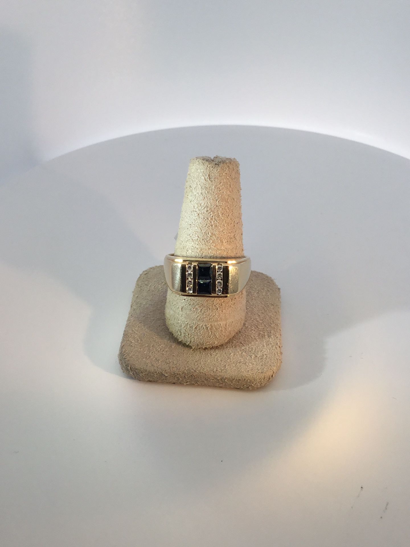 Gents Yellow 14Karat Contemporary Fashion Ring Size 8.5