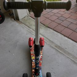 Skateboard with water-refillable smoke turbines