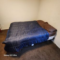 FREE QUEEN BED SET