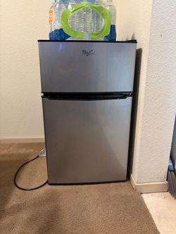 Mini fridge