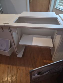 Cabinet with Lift