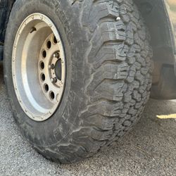 16”.   6x139.7. chevy silverado tahoe yukon  gmc sierra.  toyota.  nissan armada. 