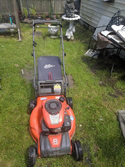 Hasqvarna self propelled lawnmower