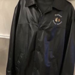 Portland Winter Hawks Dunbrooke leather mens jacket. Size XXL Great quality leather embroidery logo Portland Winter Hawks The jacket never been used, 