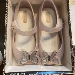 Mini Mellisa Butterfly Silver Color Size Nine 