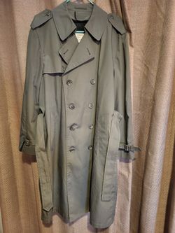 London Fog Maincoats Weatherwear Of Distinction  Made In USA SZ  42 REG  Vintage 