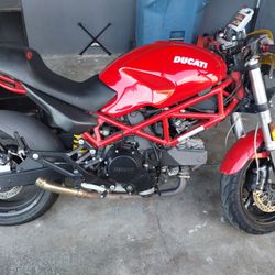 2007 Ducati 695
