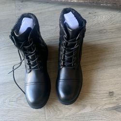New Women Boots Size 8 