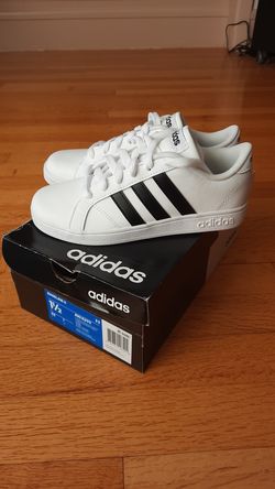 BRAND NEW KIDS ADIDAS SIZE 1.5