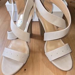 Report Brand Grey Suede Heels