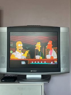 Emerson 16” x 12” screen surface color TV gaming PlayStation Wii VCR vhs dvd