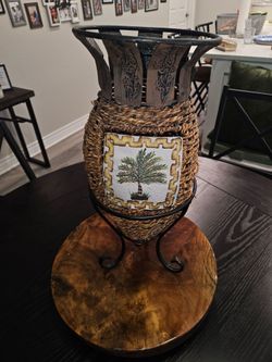 Tuscan Woven Seagrass Floor Vase with Wrought Iron Stand & Palm Tile Accent