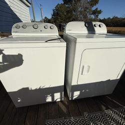 Whirl Pool Washer And Dryer Set