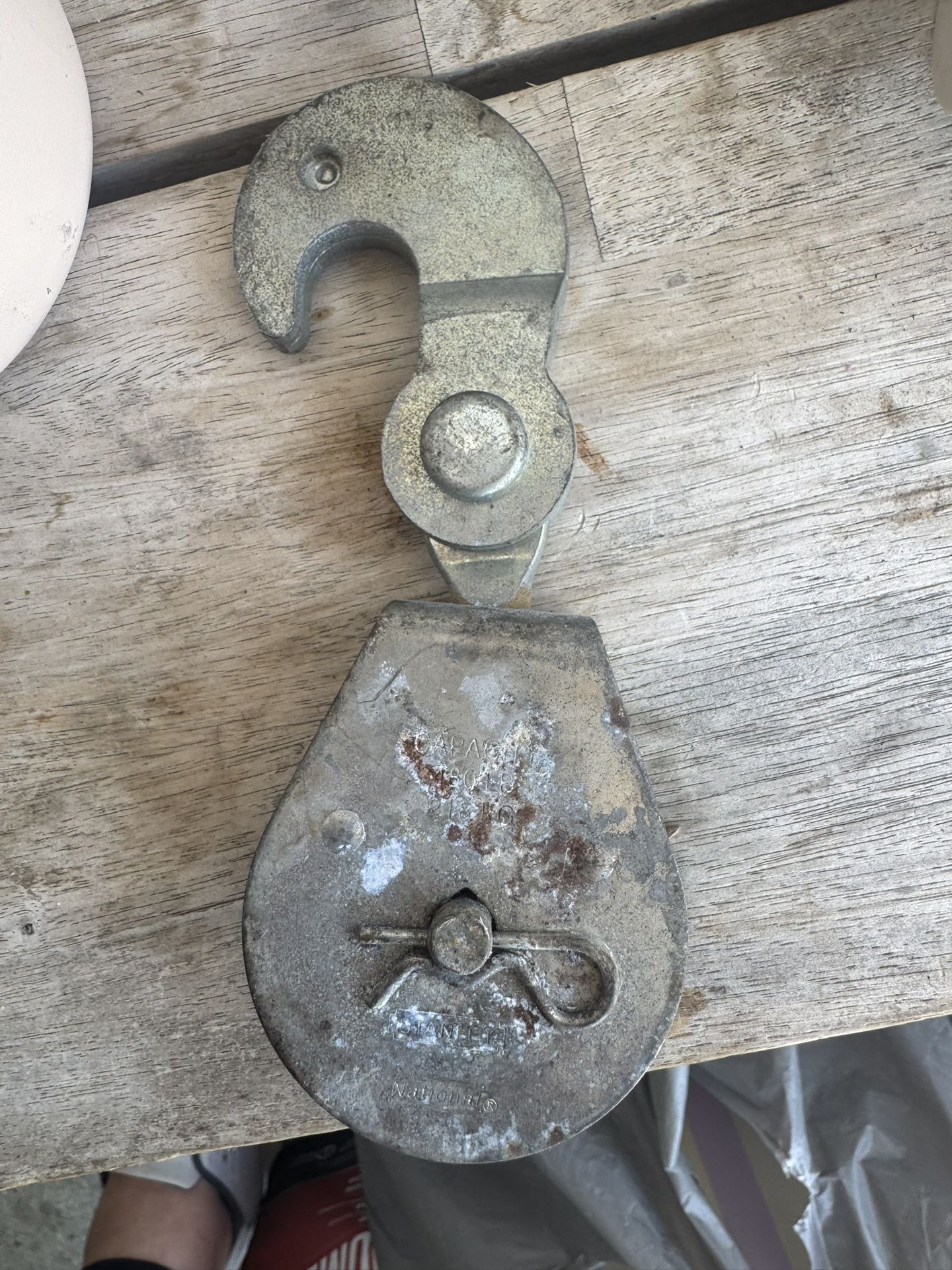 2” Swivel Hook Pulley