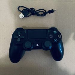 Original Sony PlayStation 4, PS4, dual shock console version, black controller, fully functional adult owned in very good condition 