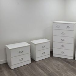 Chest And 2 Nightstands - Gavetero Y 2 Mesitas De Noche 