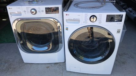 LG Front Load Washer and Dryer Set